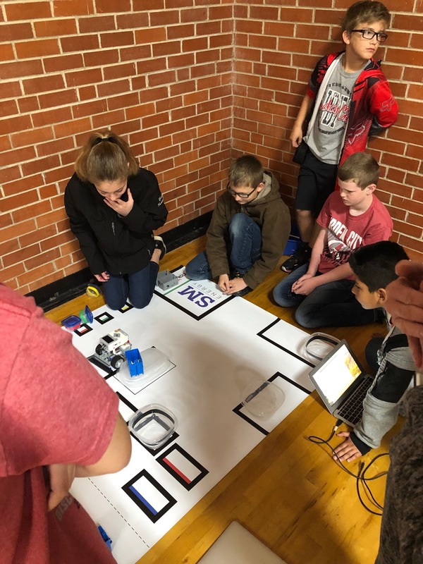 Pics of GC Elementary Robotics Team at Midland High Practice Meet 3/23/19